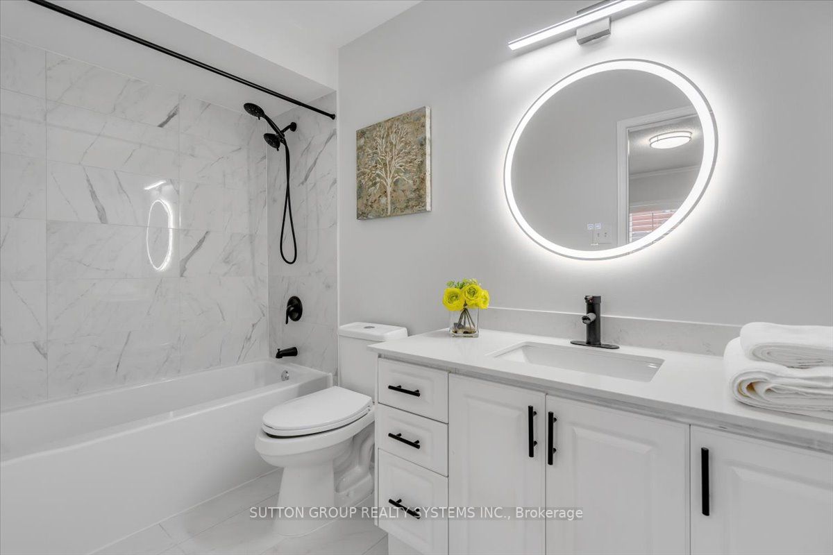 3000 Lake Shore Blvd W, #4