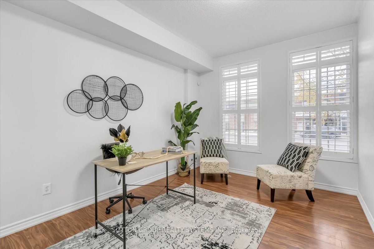 3000 Lake Shore Blvd W, #4