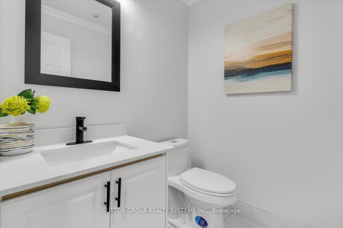 3000 Lake Shore Blvd W, #4
