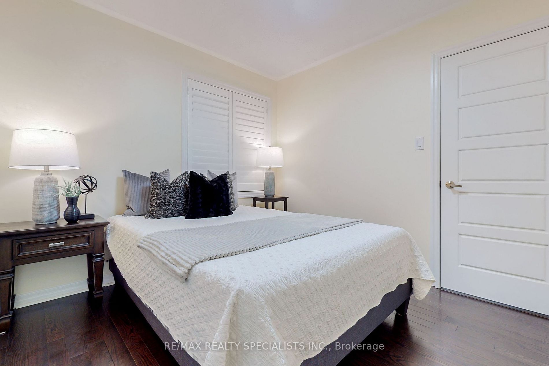 1002 Solomon Crt