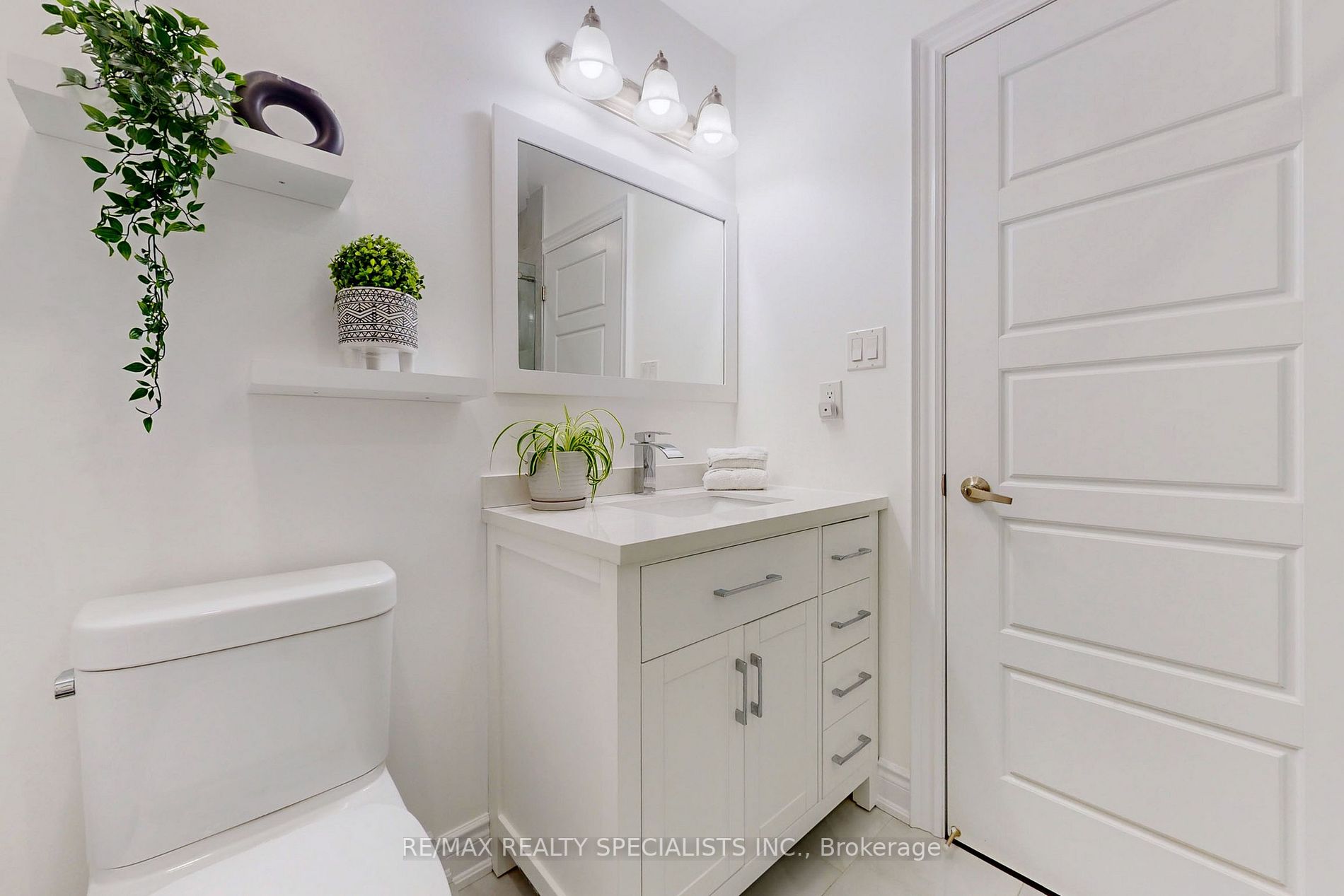 1002 Solomon Crt