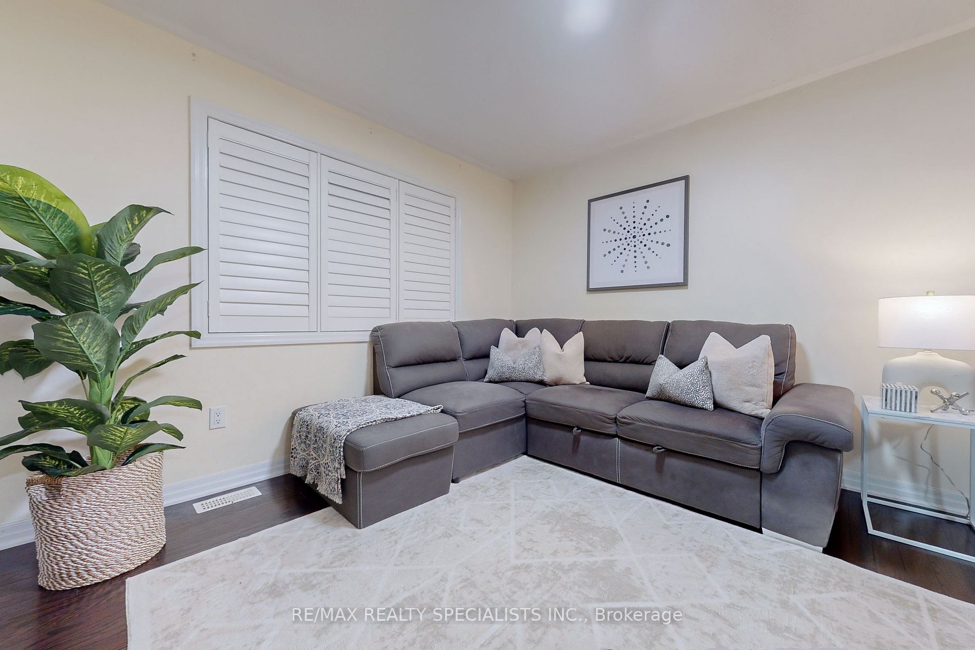 1002 Solomon Crt