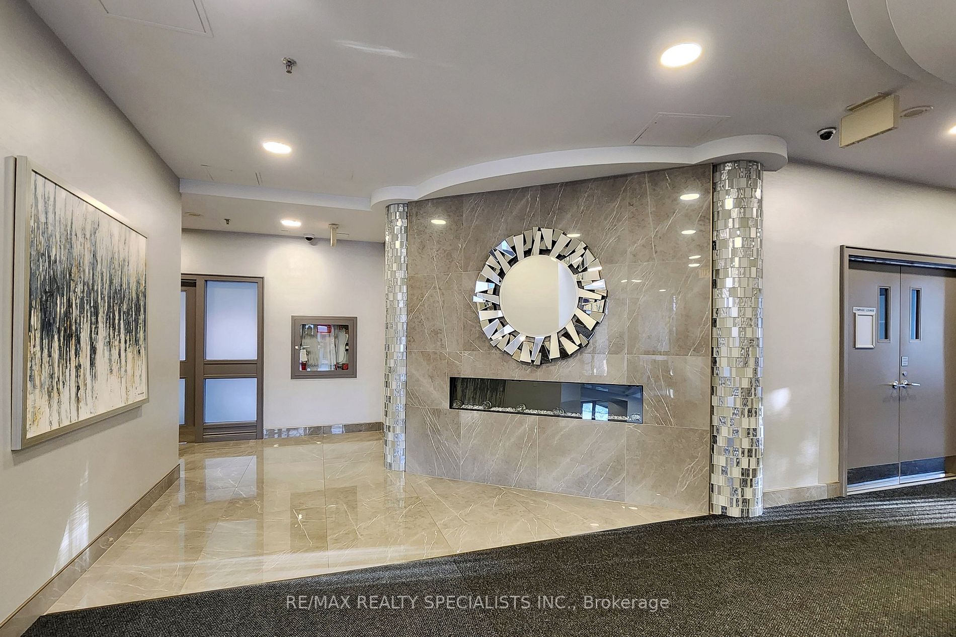 200 Burnhamthorpe Rd E, #101
