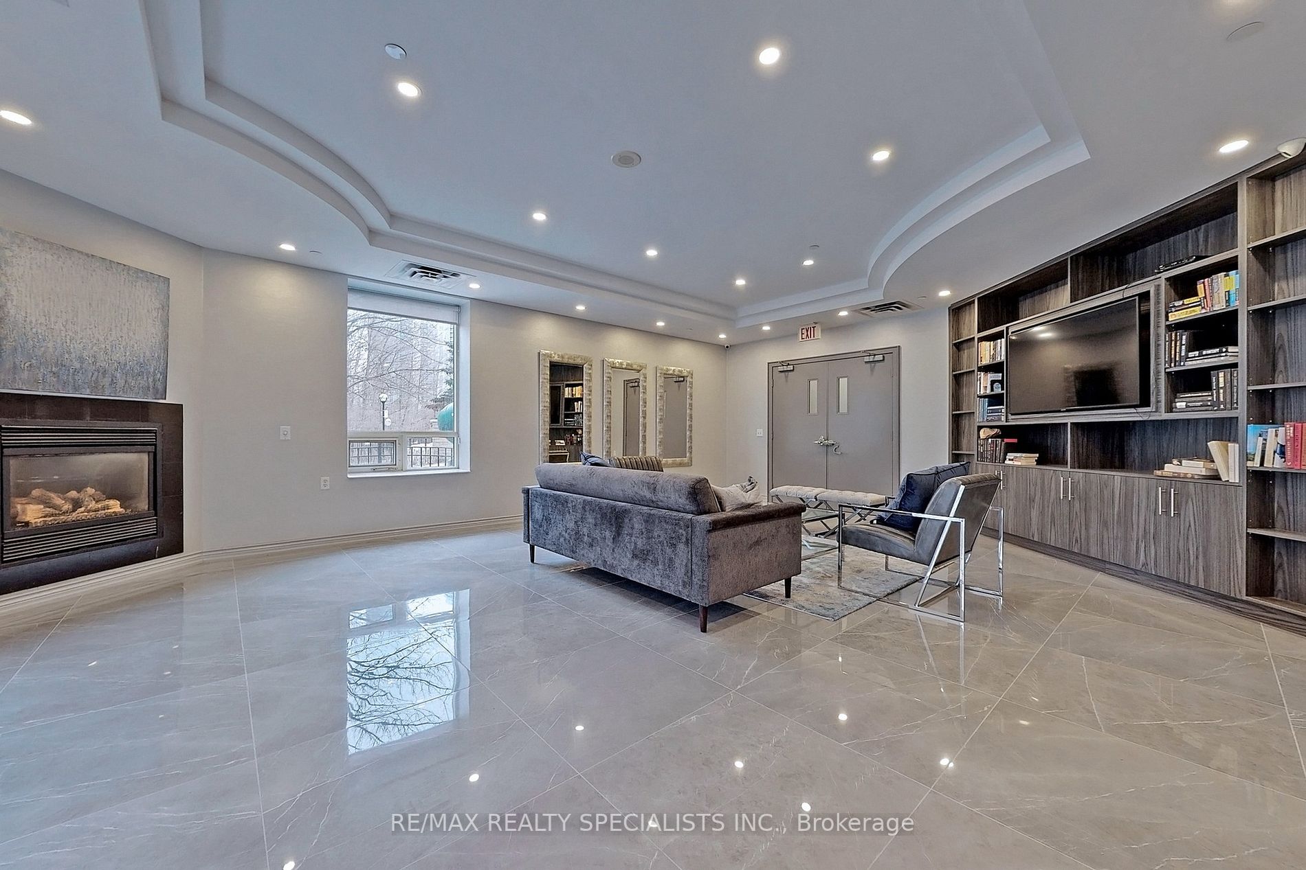 200 Burnhamthorpe Rd E, #101