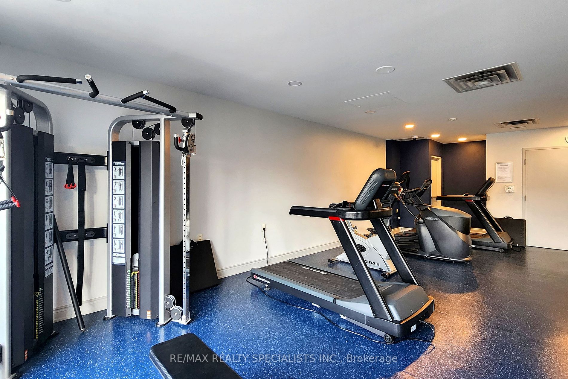 200 Burnhamthorpe Rd E, #101