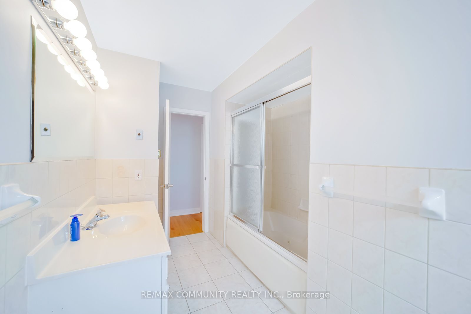 3263 Cawthra Rd