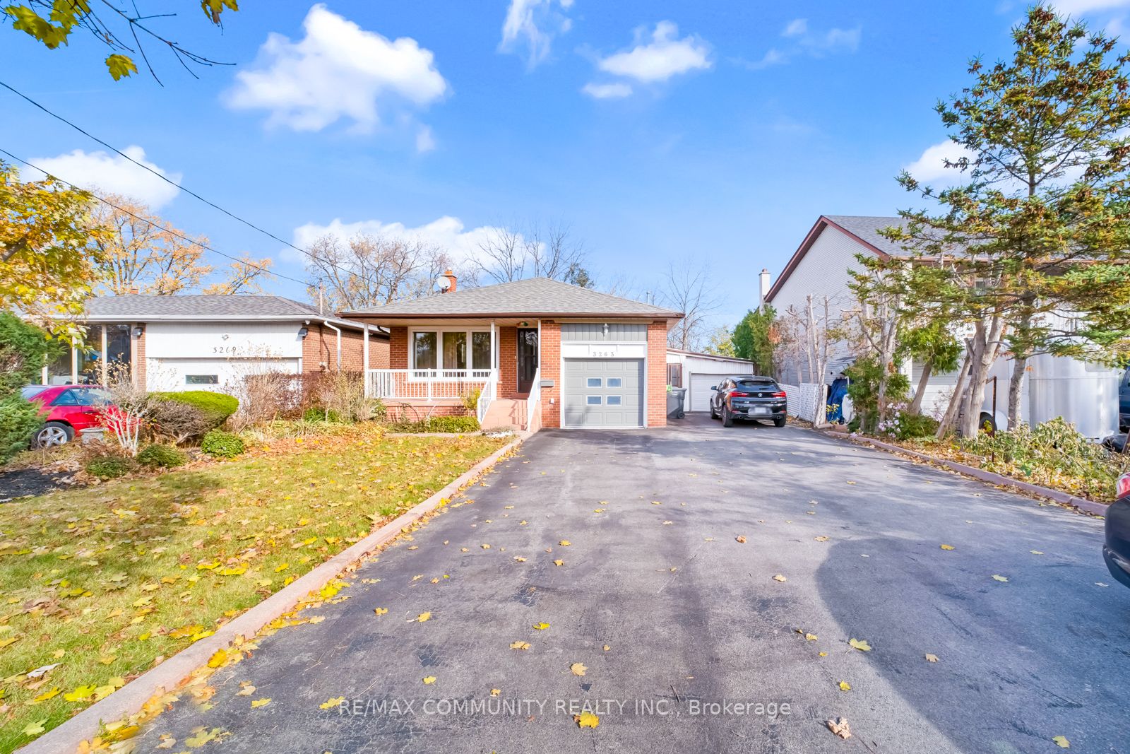 3263 Cawthra Rd