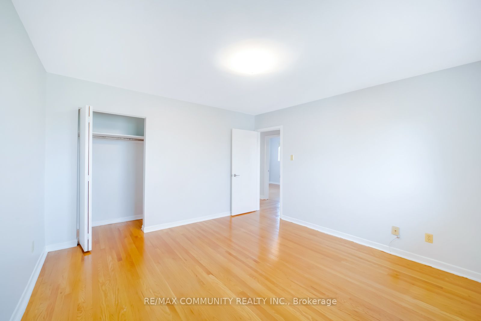 3263 Cawthra Rd