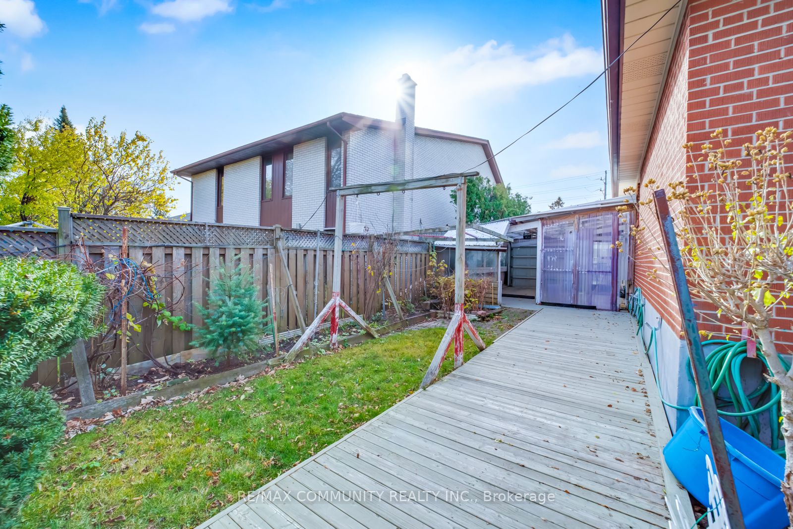 3263 Cawthra Rd