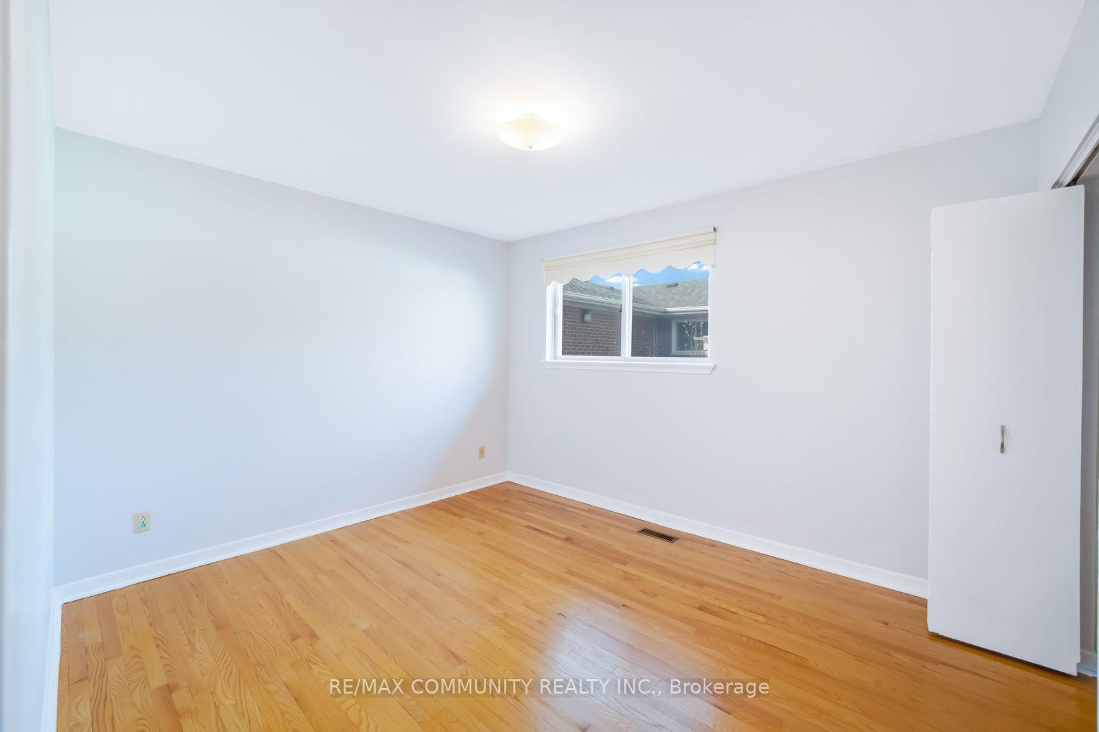 3263 Cawthra Rd