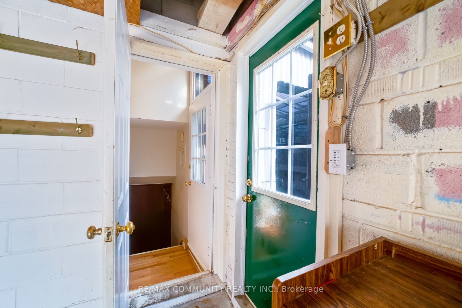 3263 Cawthra Rd