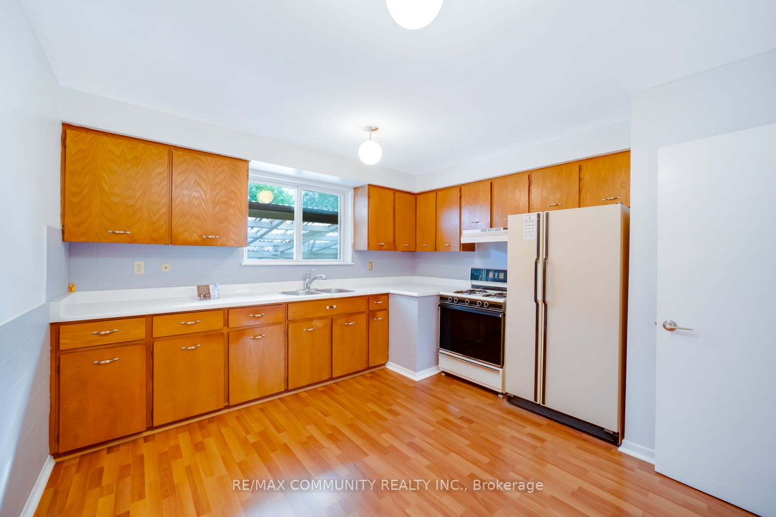 3263 Cawthra Rd