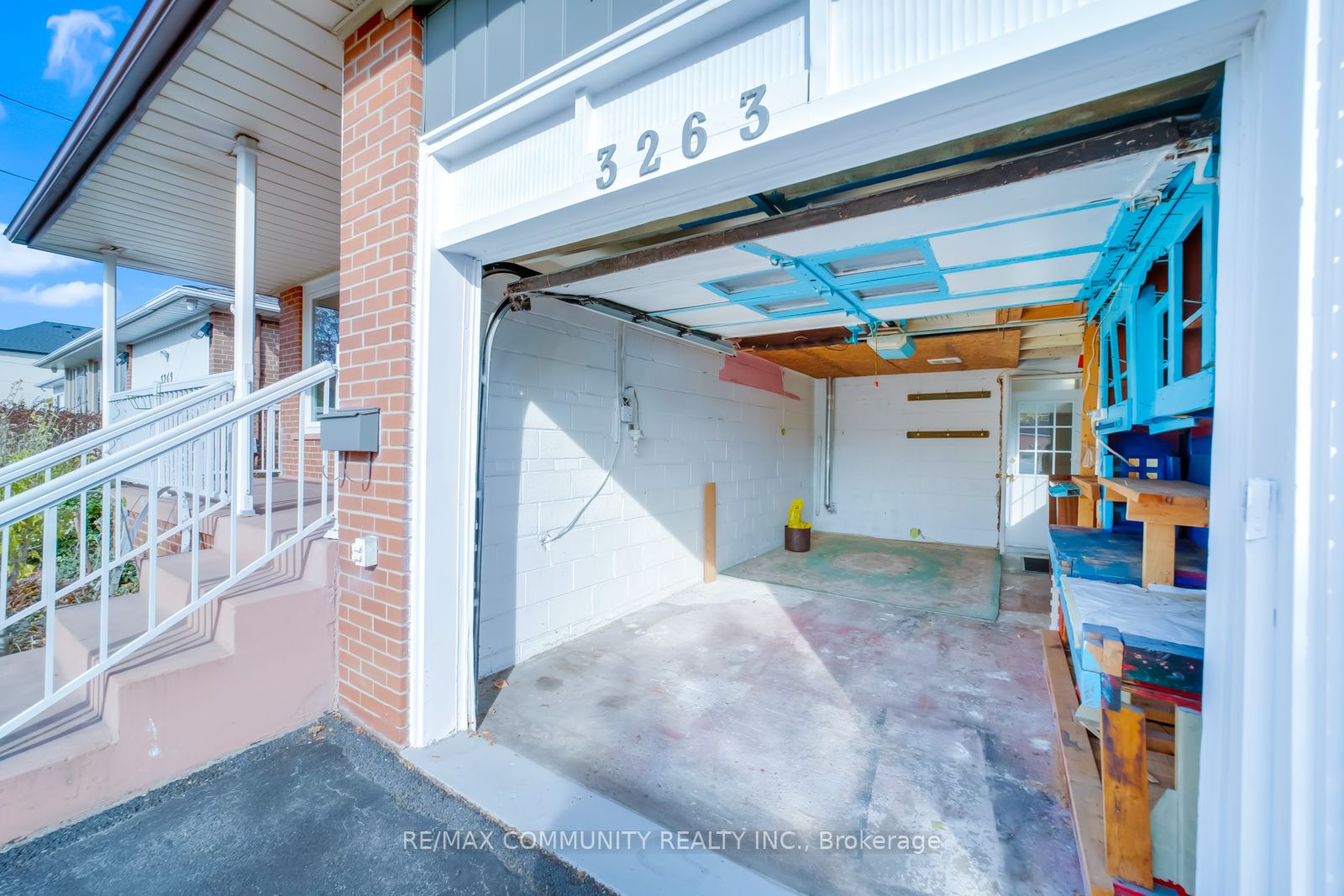 3263 Cawthra Rd