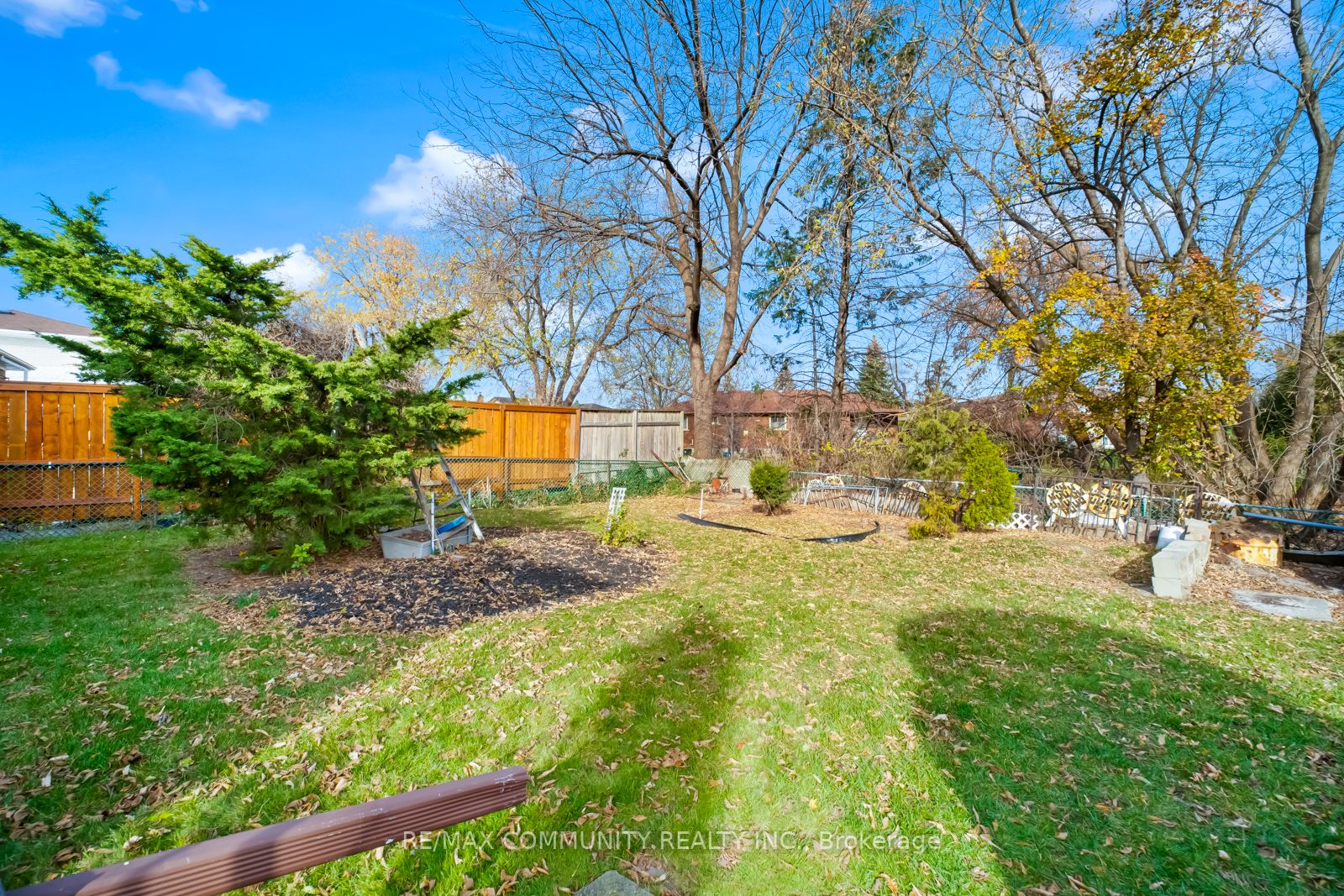 3263 Cawthra Rd