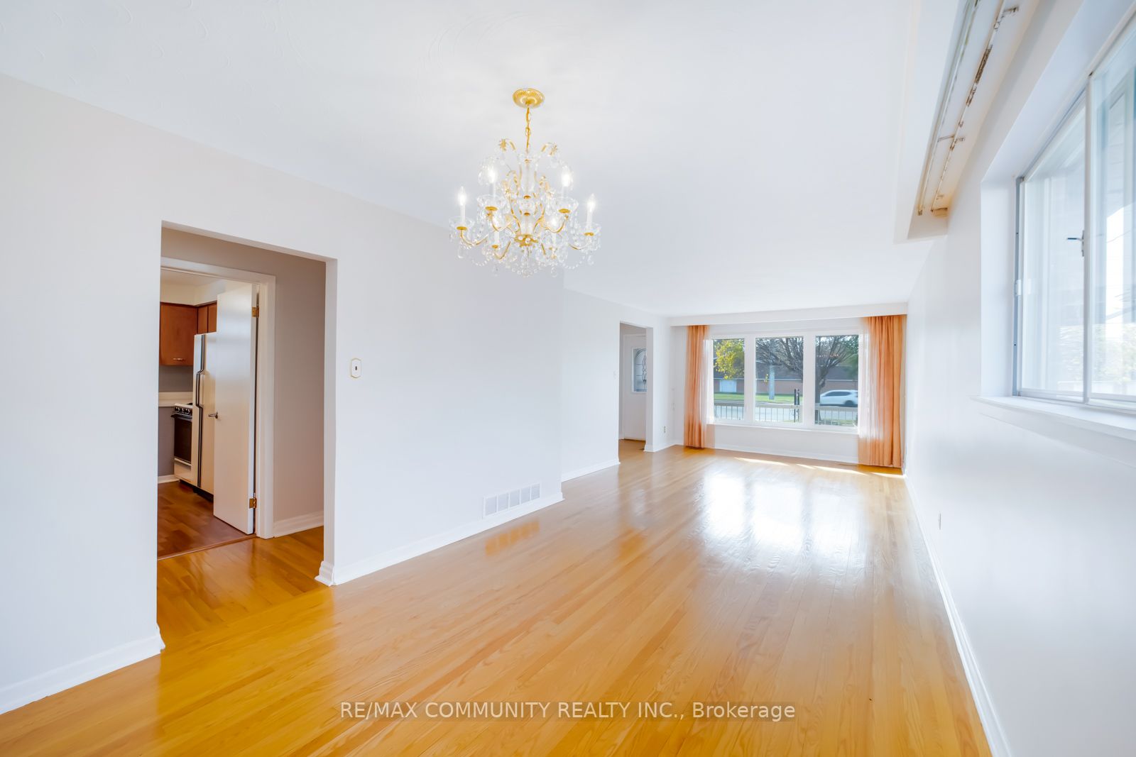 3263 Cawthra Rd