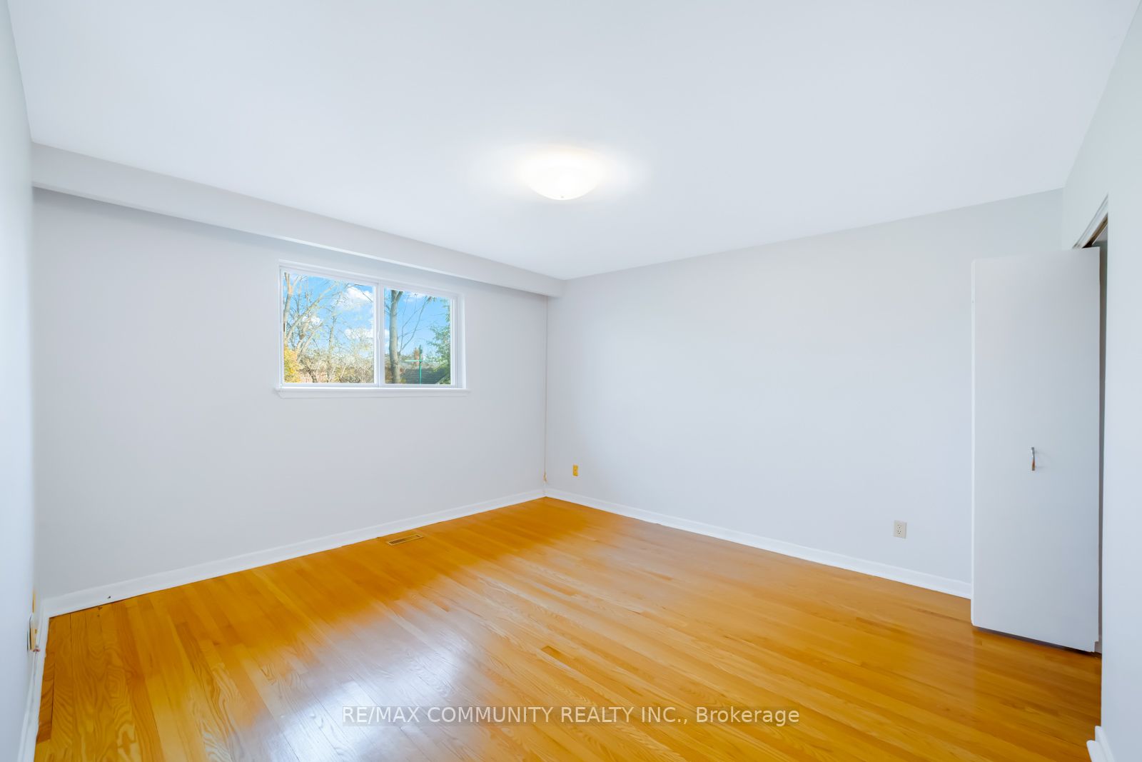 3263 Cawthra Rd