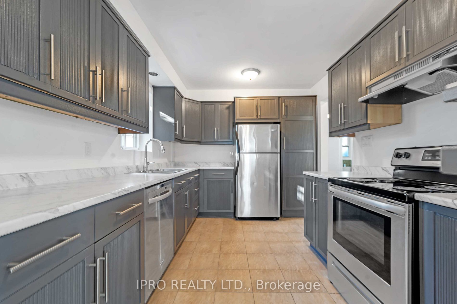 76 Longbourne Crescent