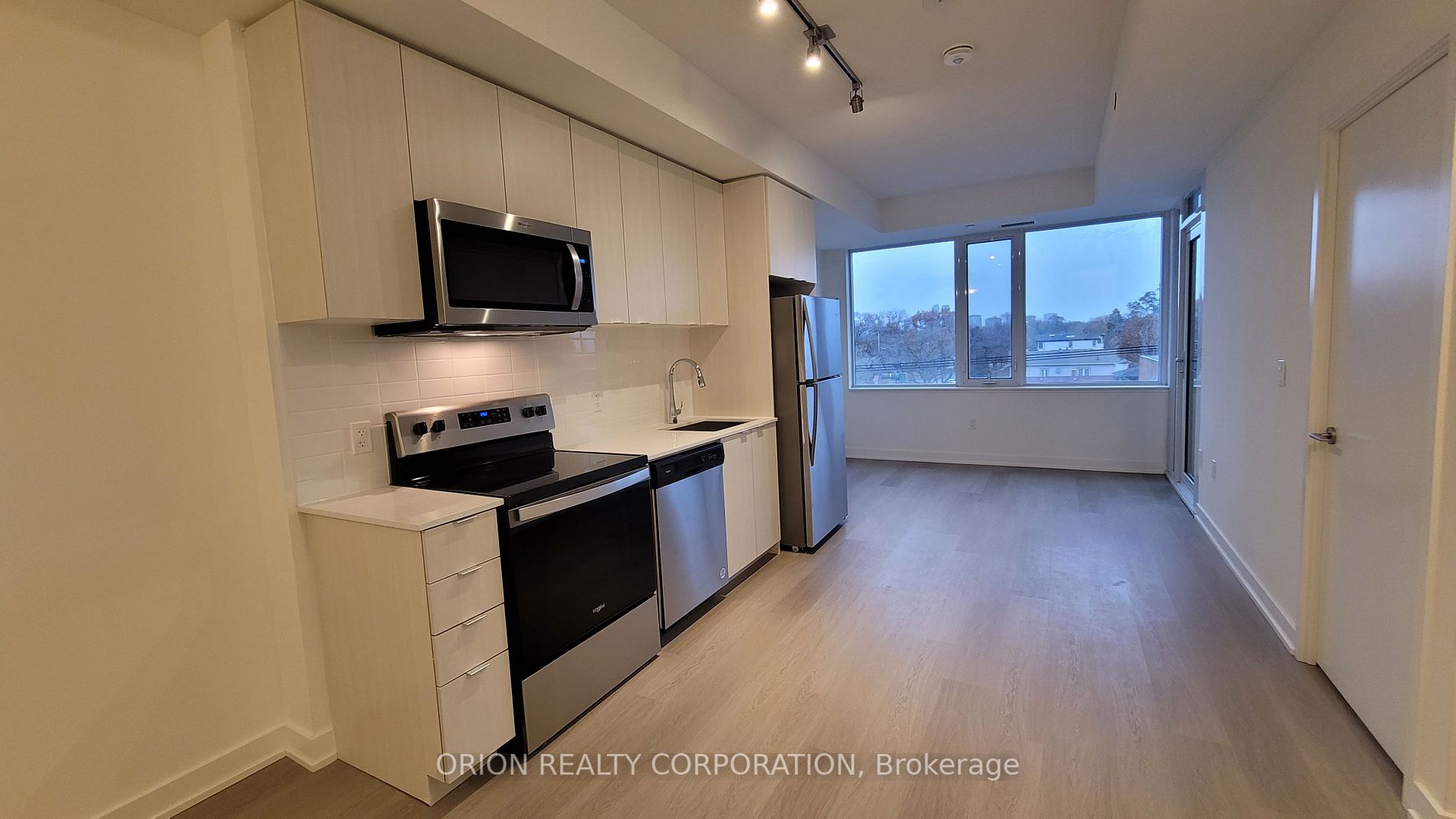 859 The Queensway, #321