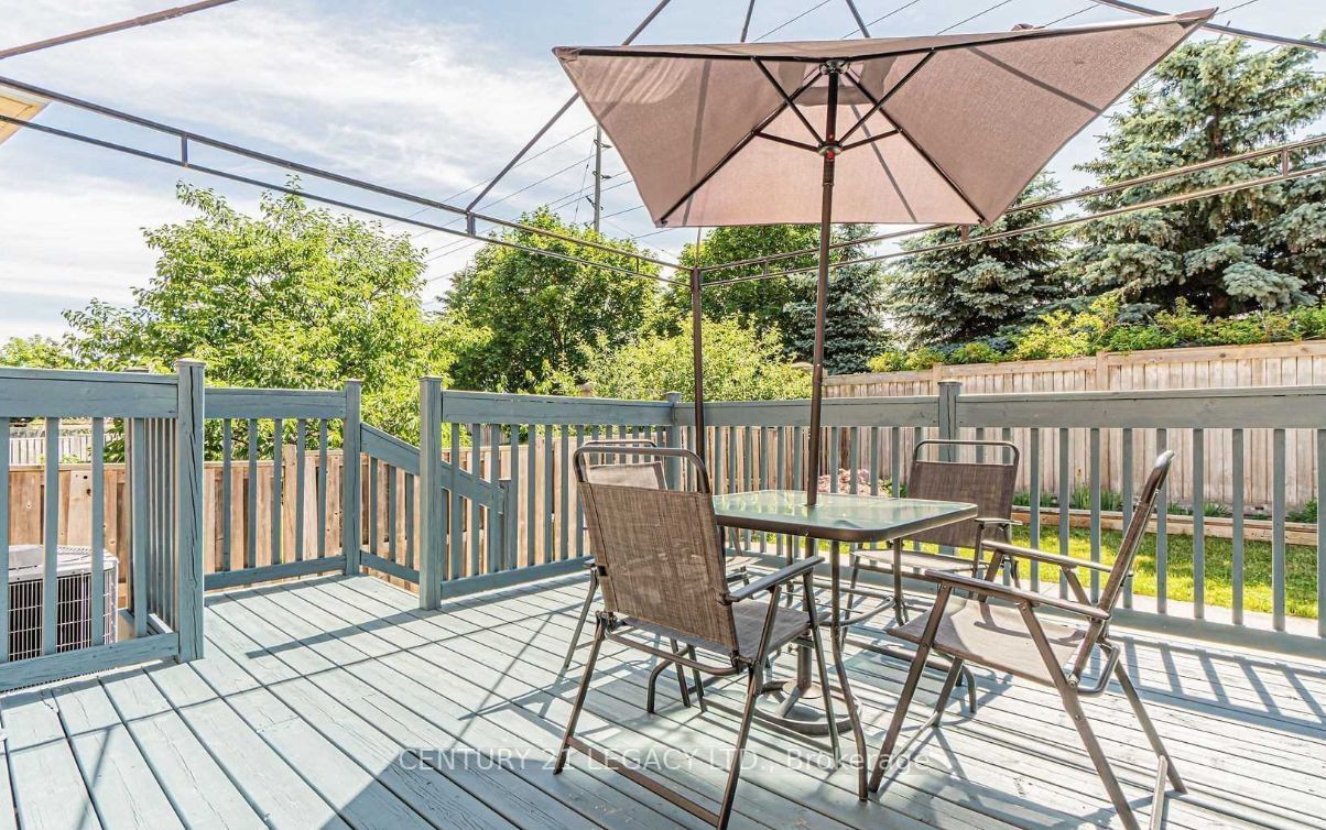 57 Farthingale Cres