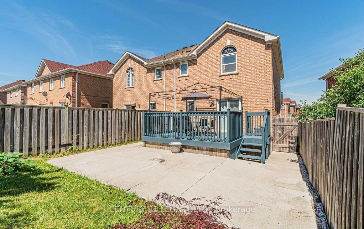 57 Farthingale Cres