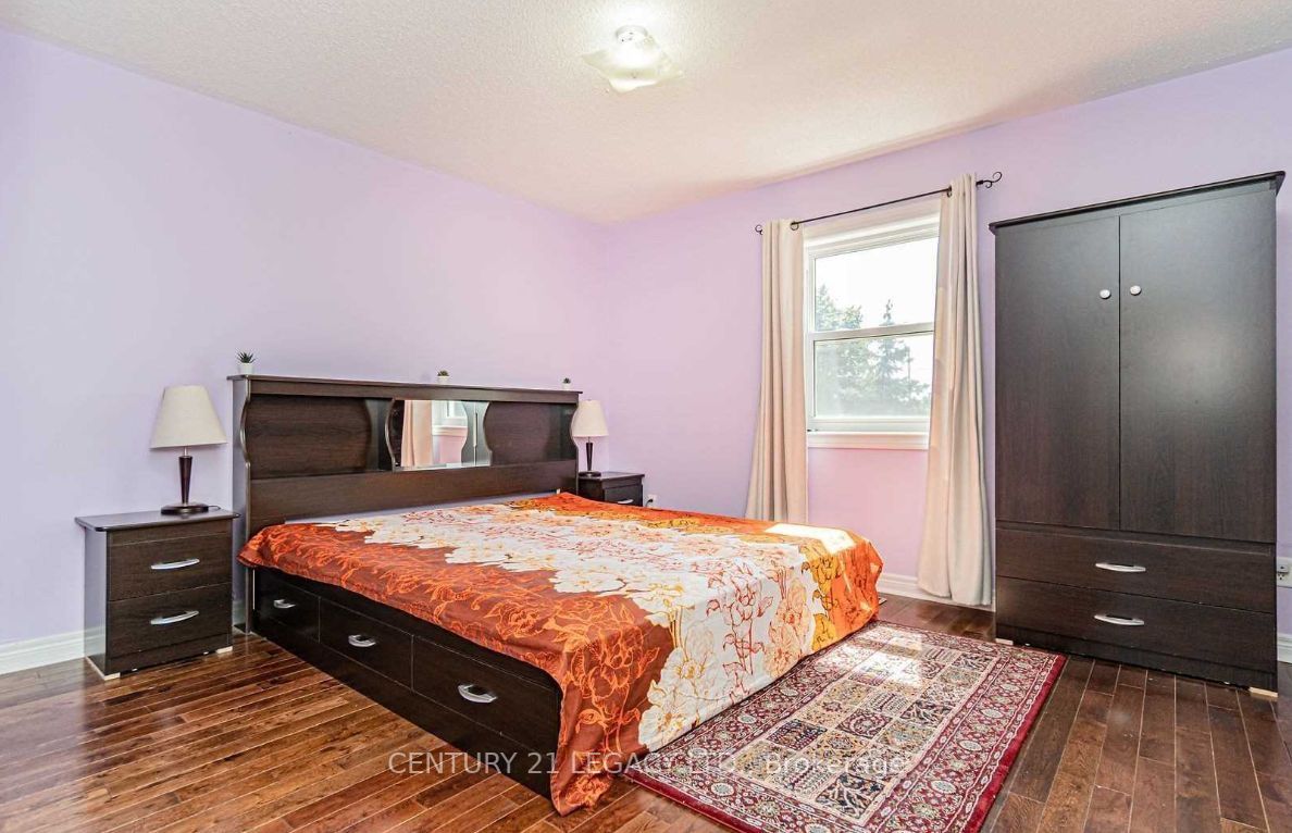 57 Farthingale Cres