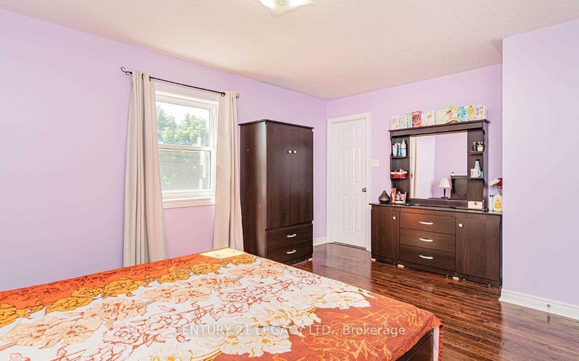 57 Farthingale Cres