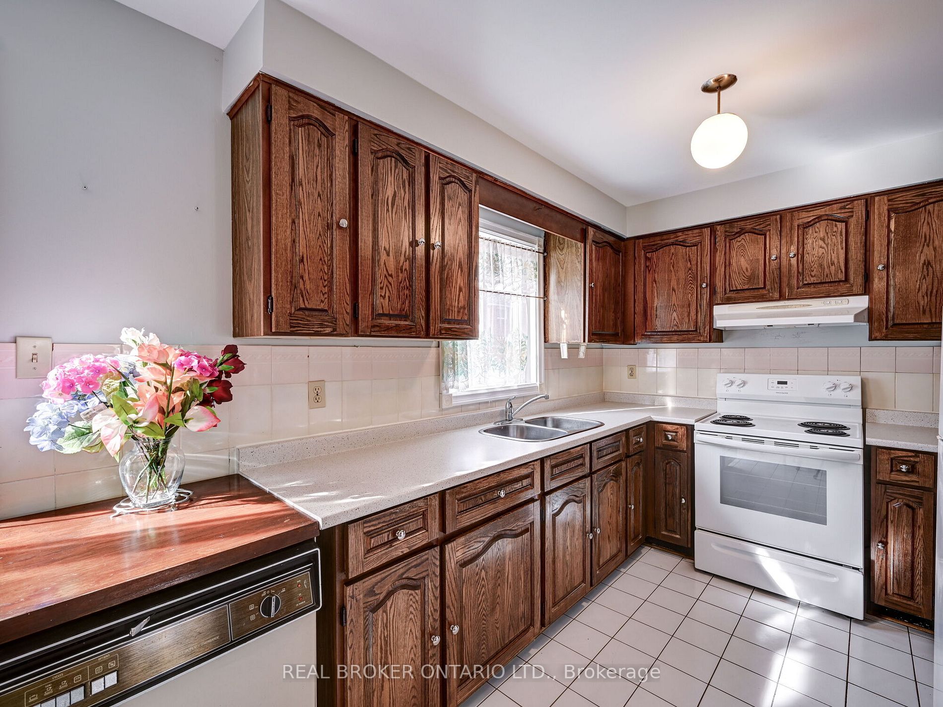 36 Ortona Dr