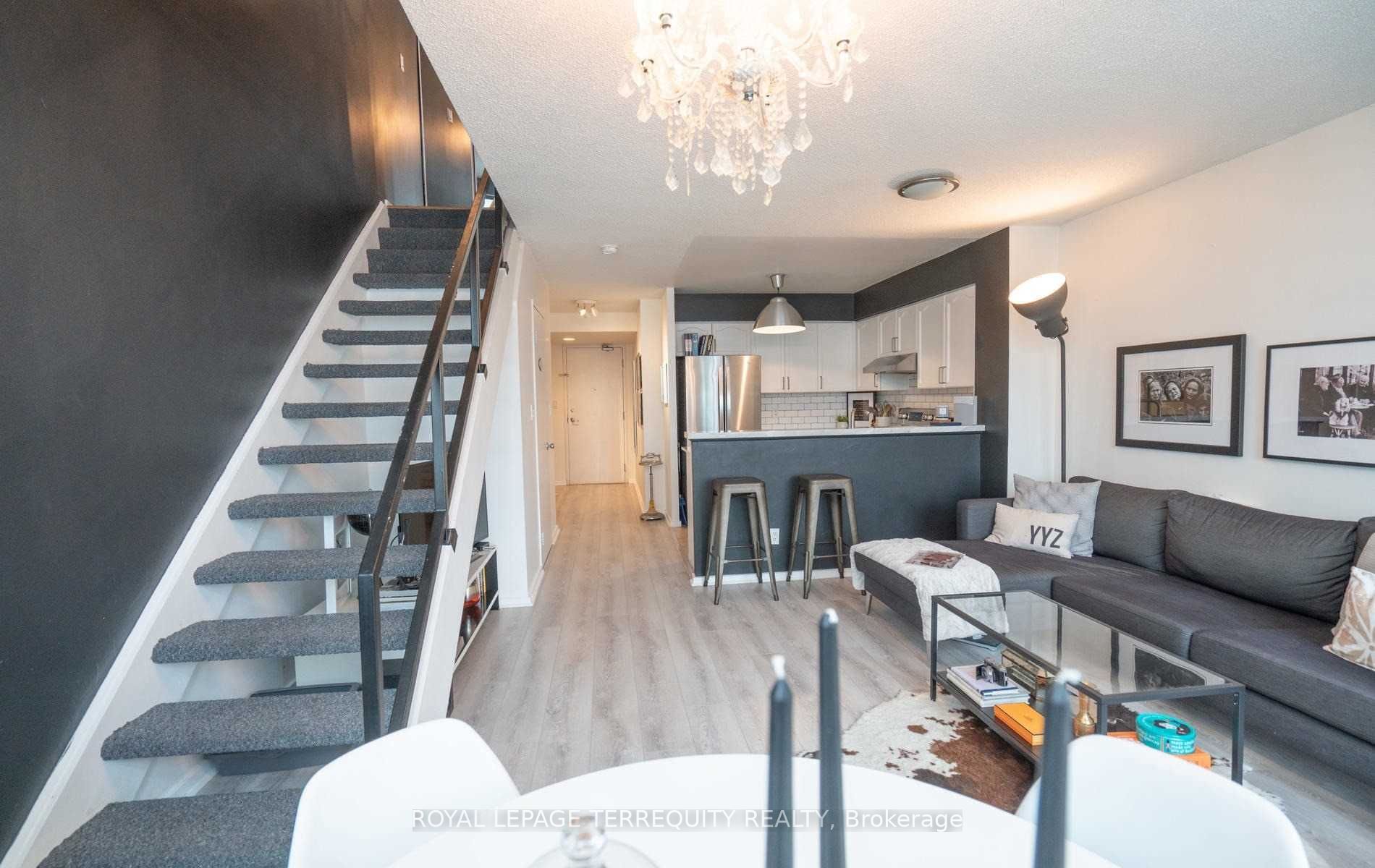200 Manitoba St, #328