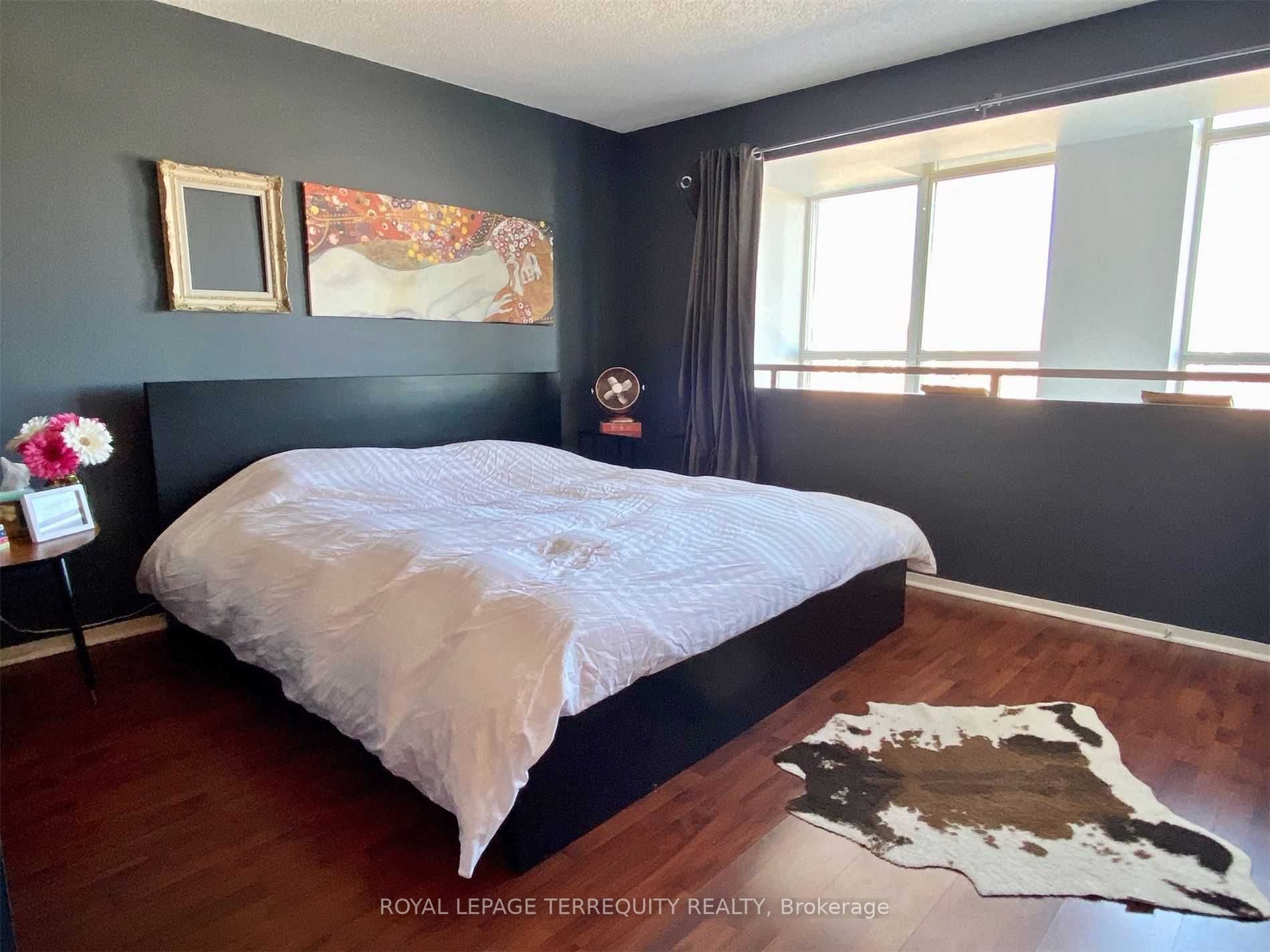 200 Manitoba St, #328