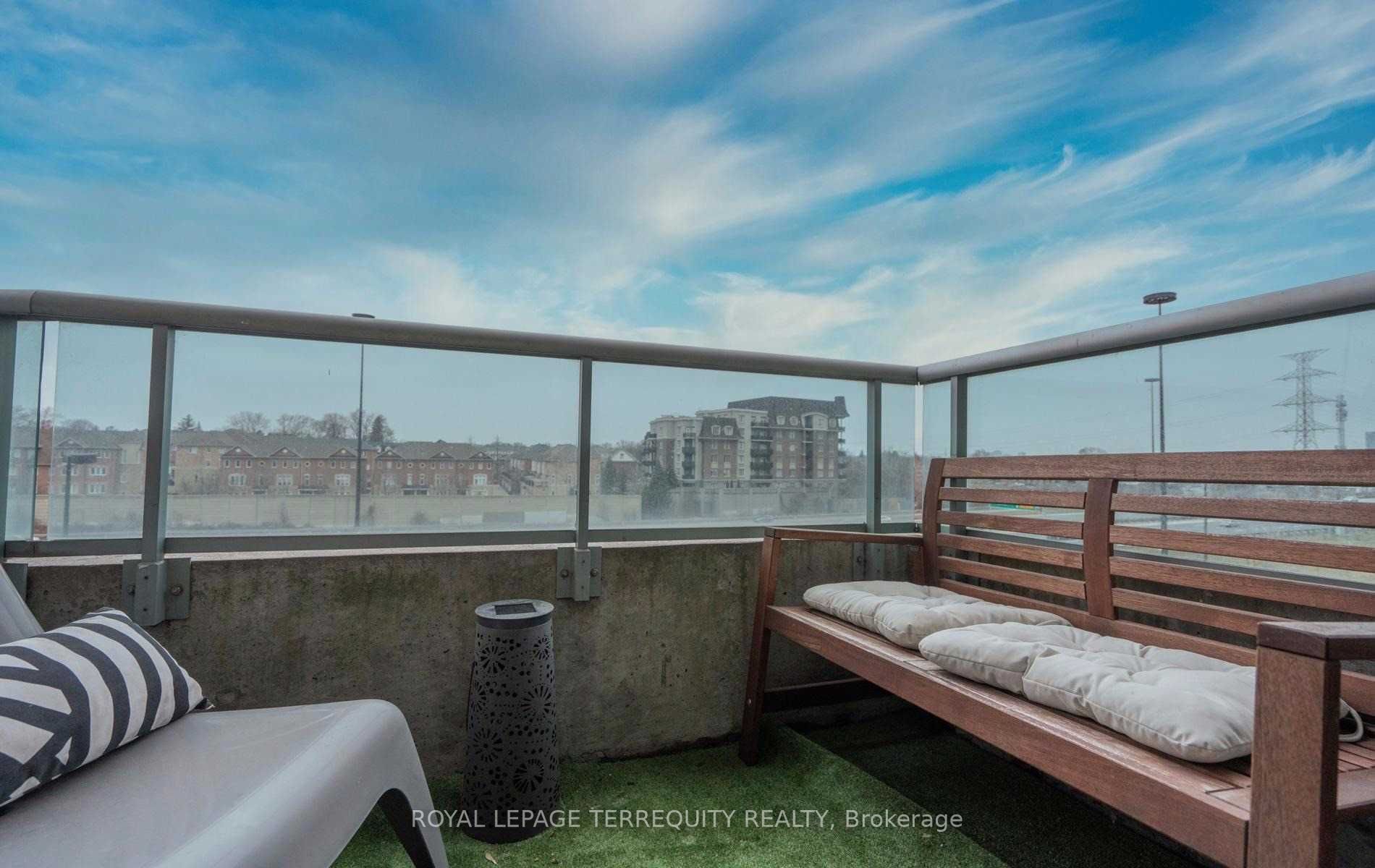 200 Manitoba St, #328