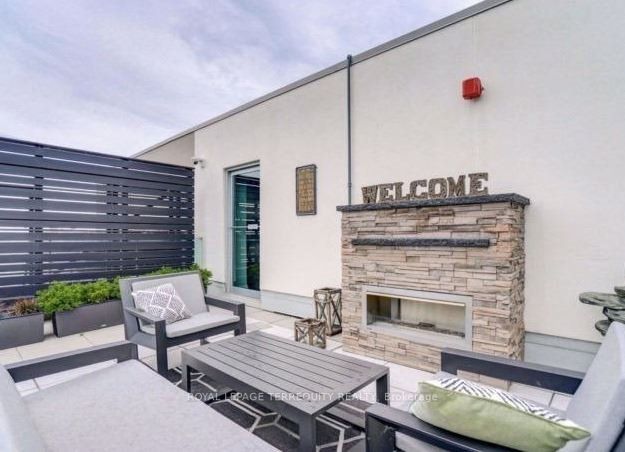 200 Manitoba St, #328