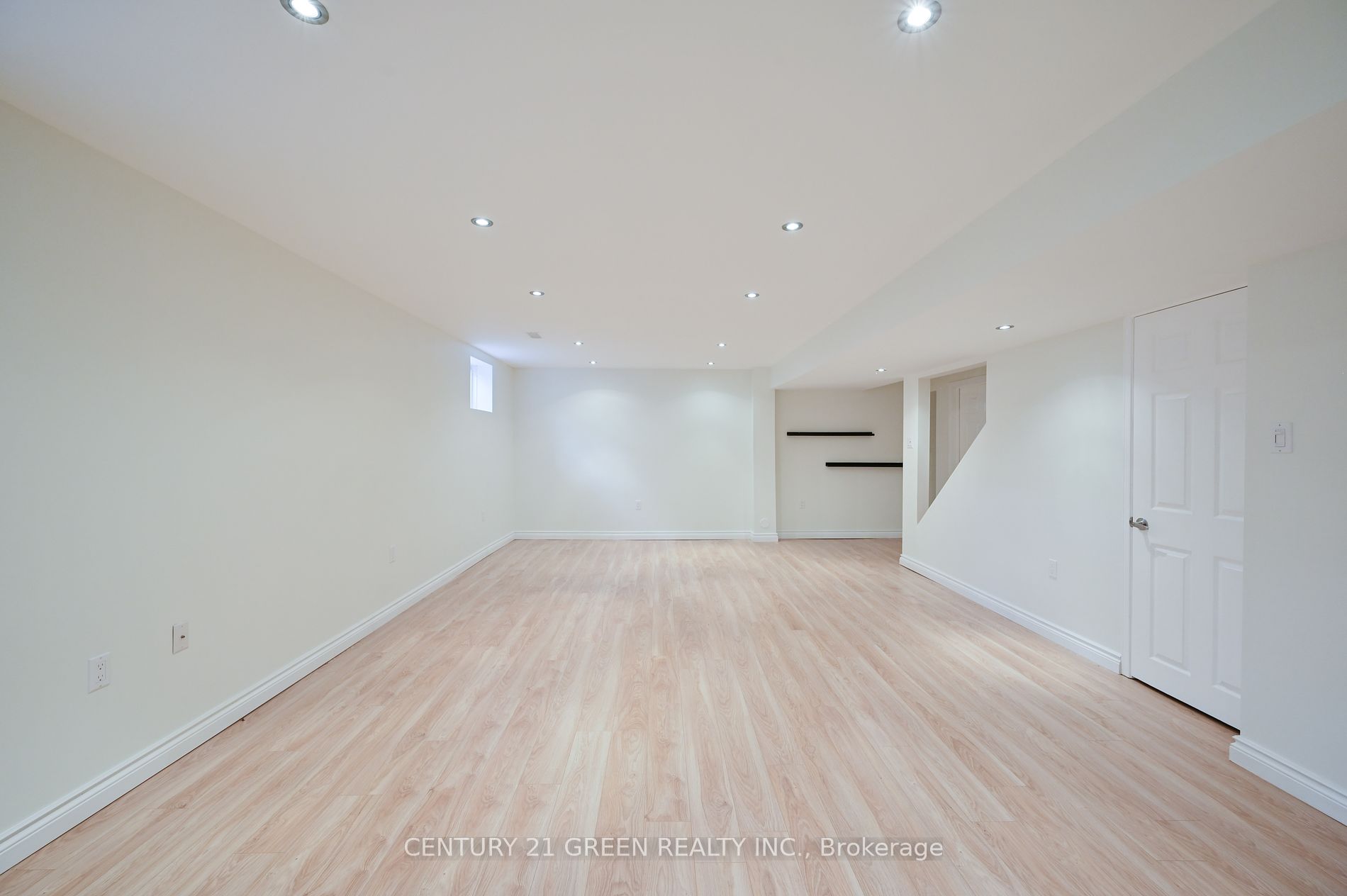 832 Rayner Court