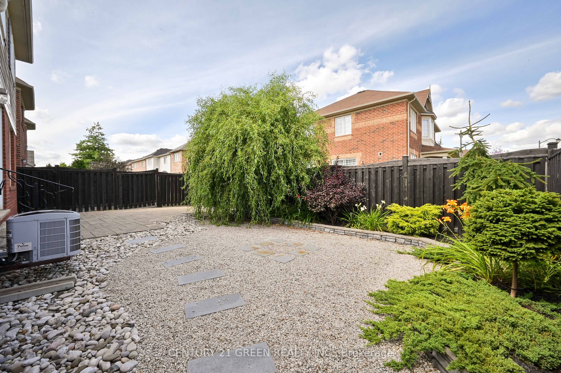 832 Rayner Court