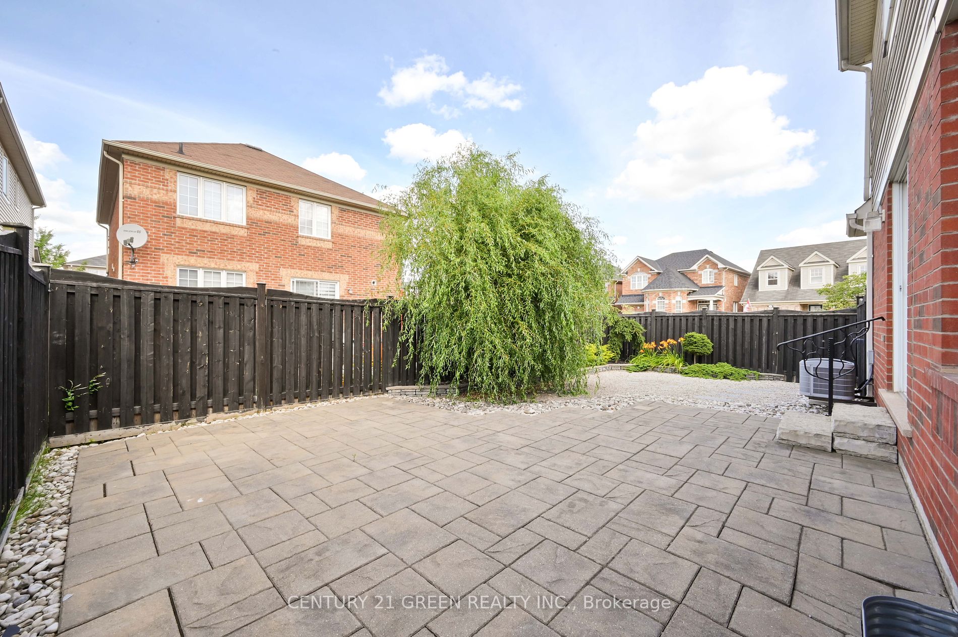 832 Rayner Court
