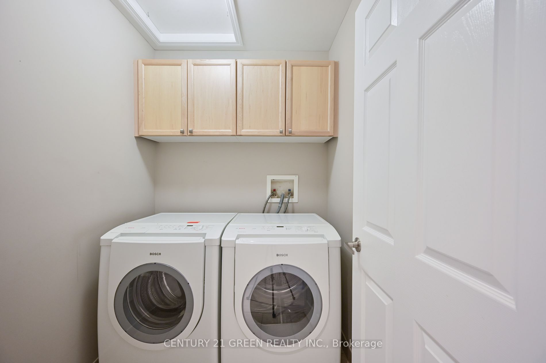 832 Rayner Court