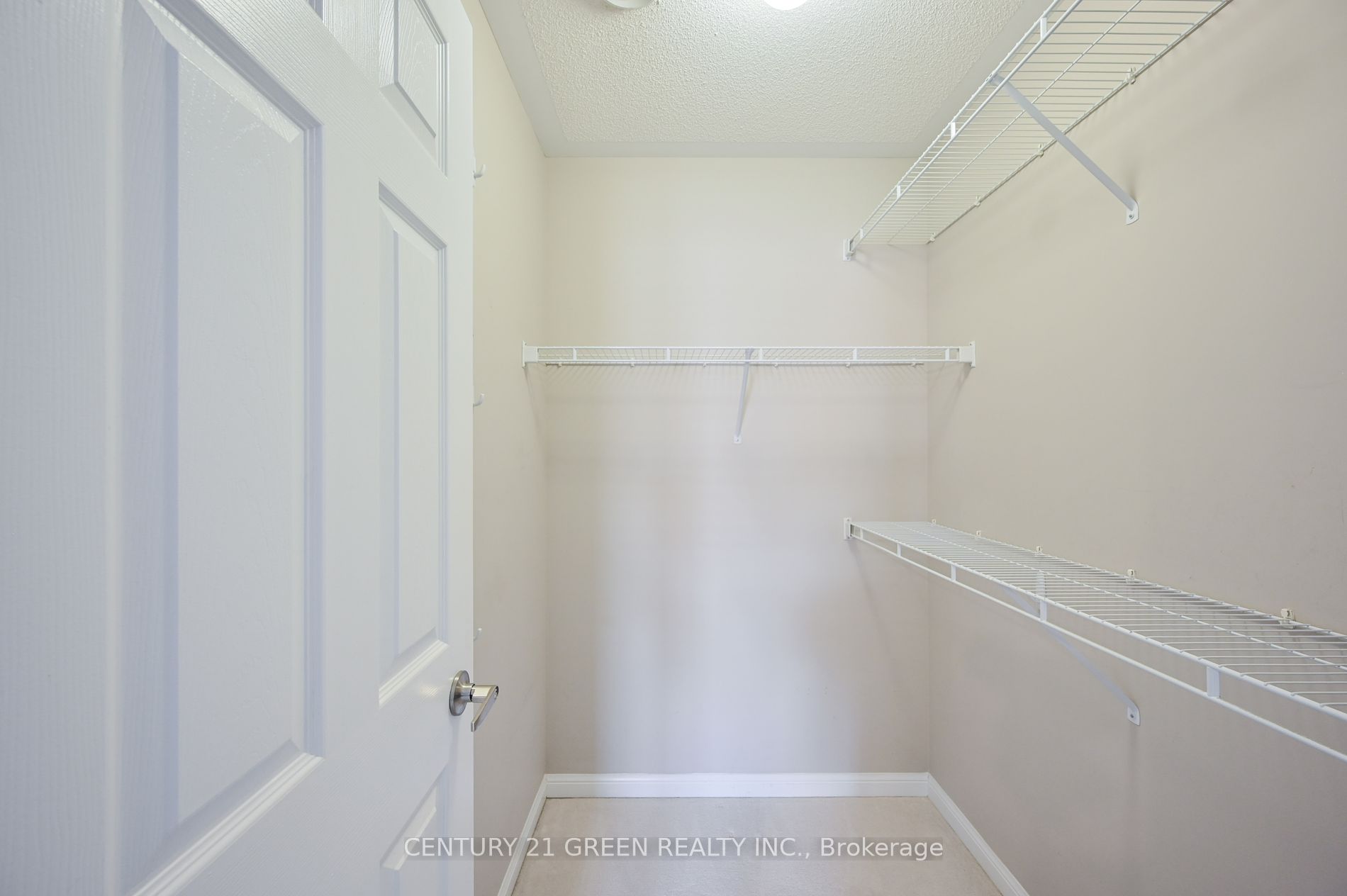 832 Rayner Court