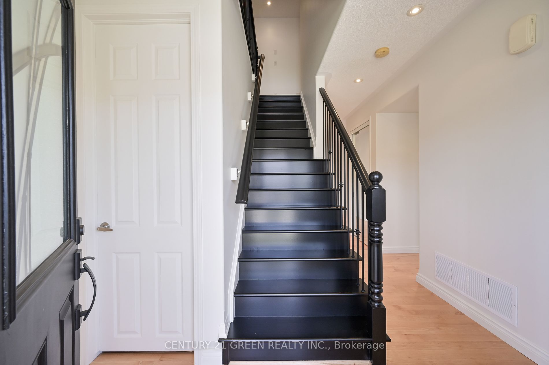 832 Rayner Court
