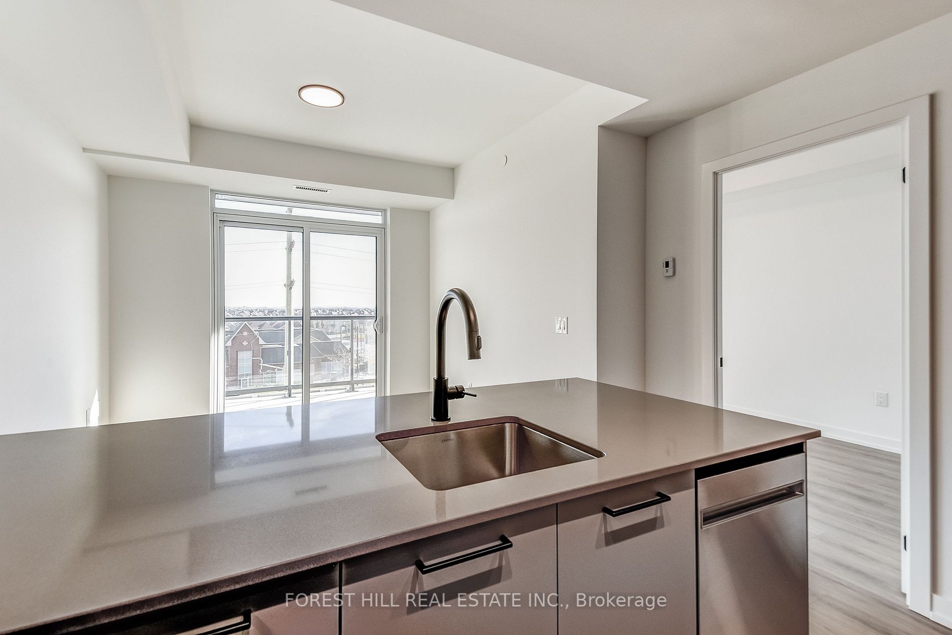 10 Lagerfeld Dr, #410