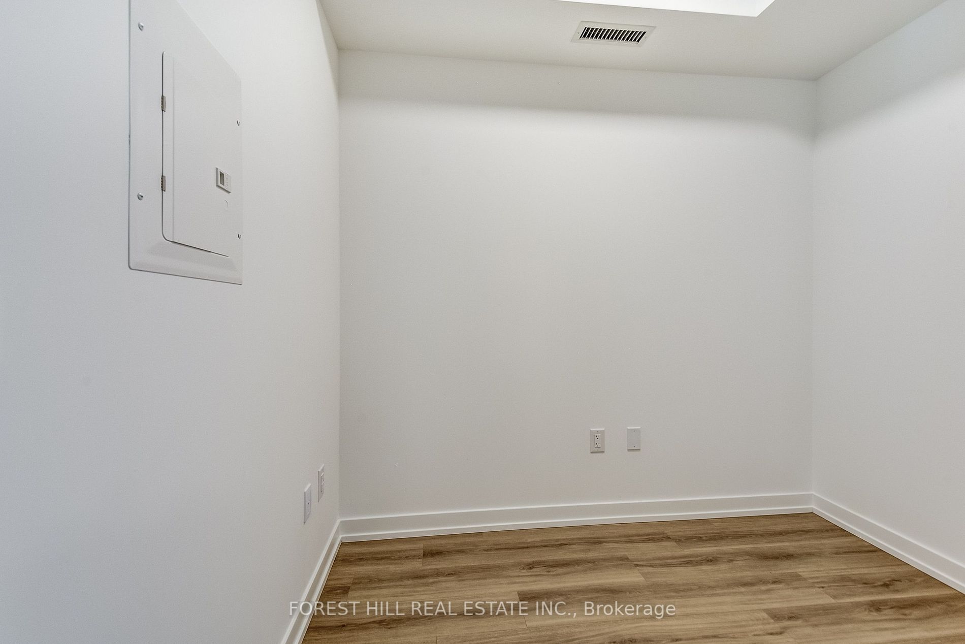10 Lagerfeld Dr, #410