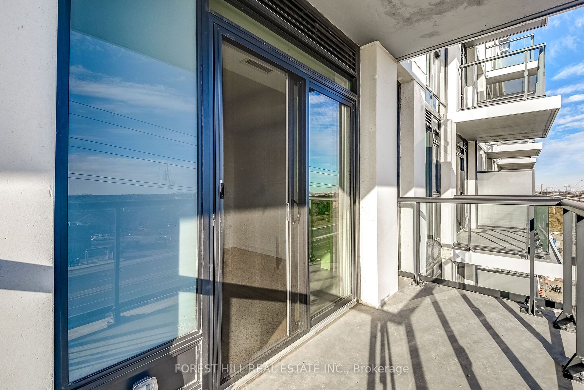 10 Lagerfeld Dr, #410