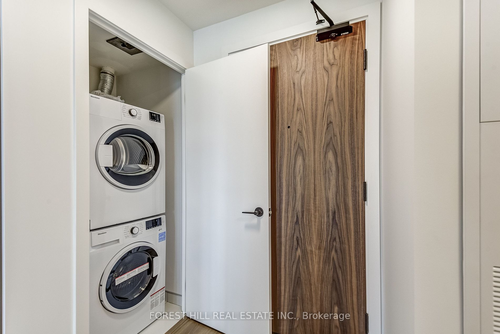 10 Lagerfeld Dr, #410
