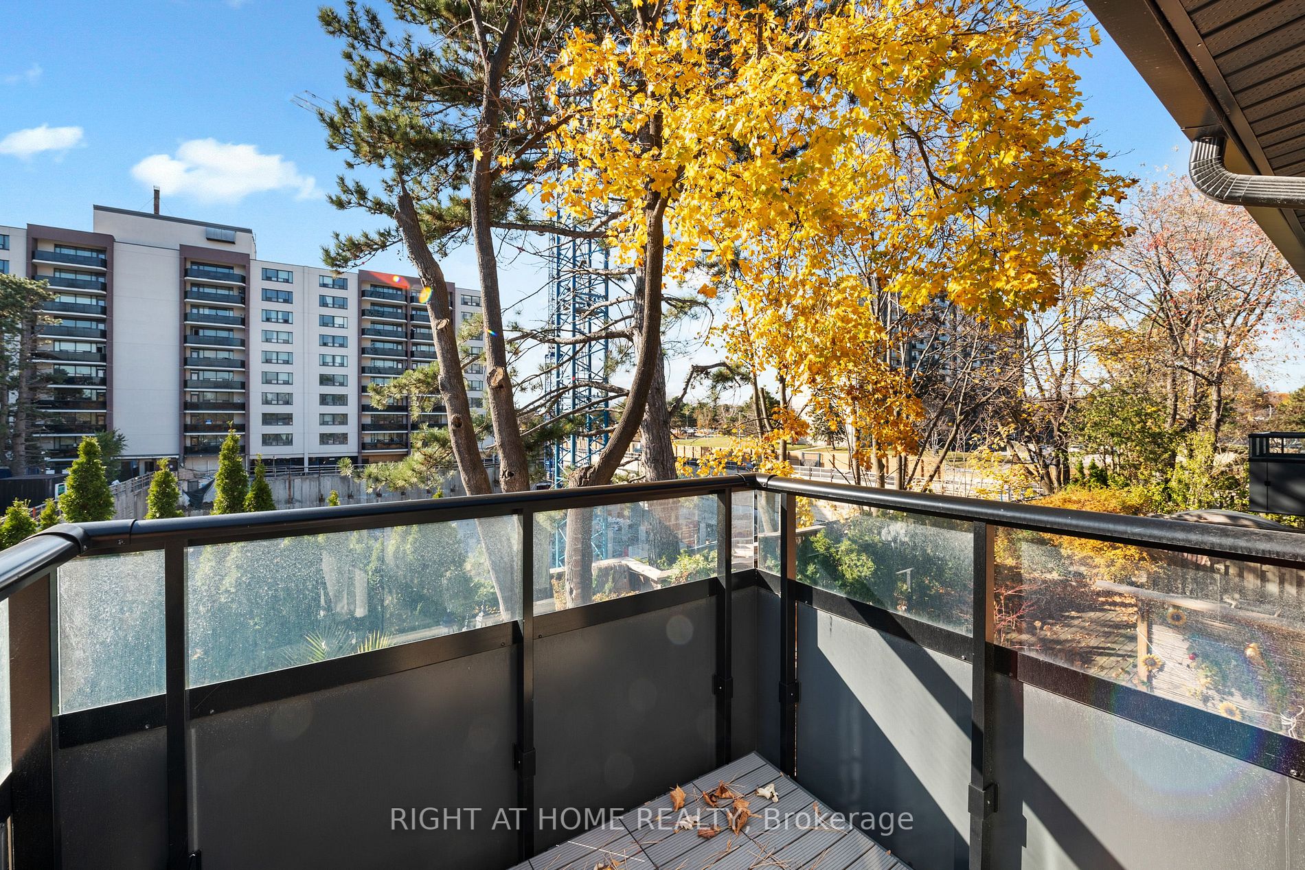 4357 Bloor St W, #7
