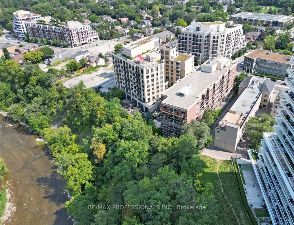 4196 Dundas St W, #607