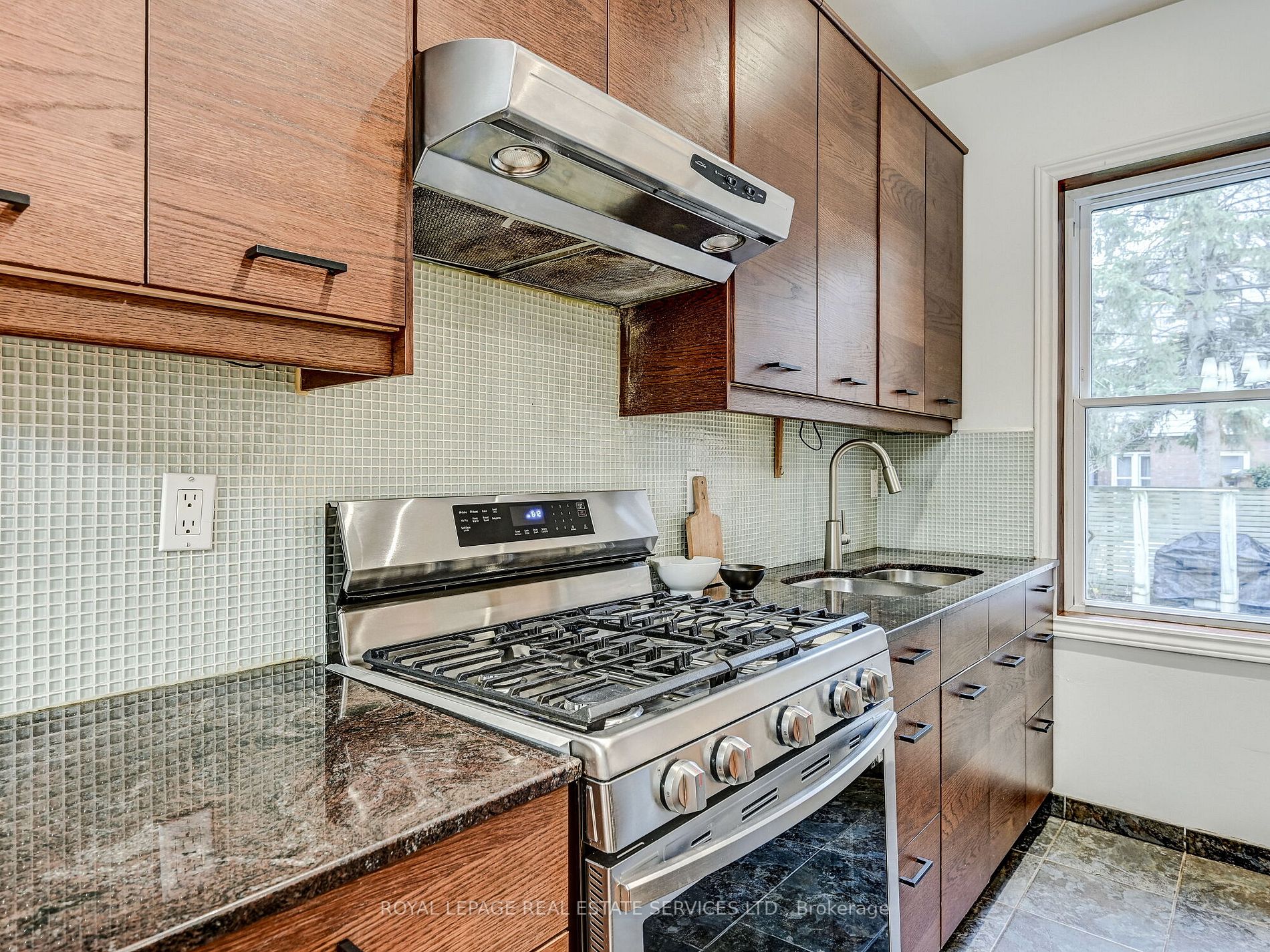 293 Garden Ave