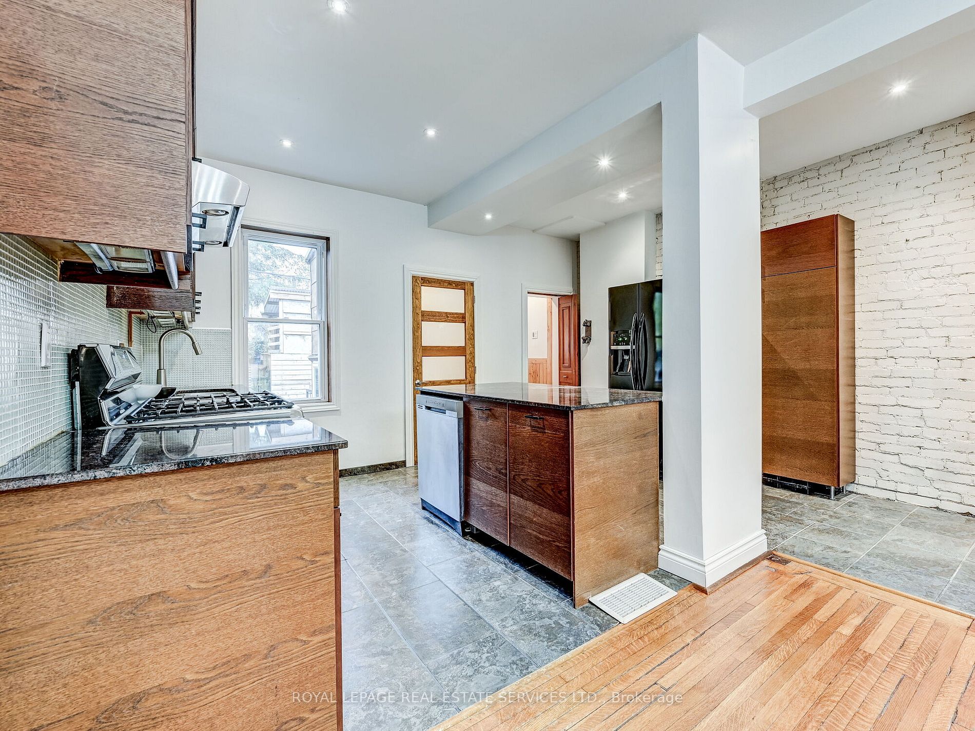 293 Garden Ave