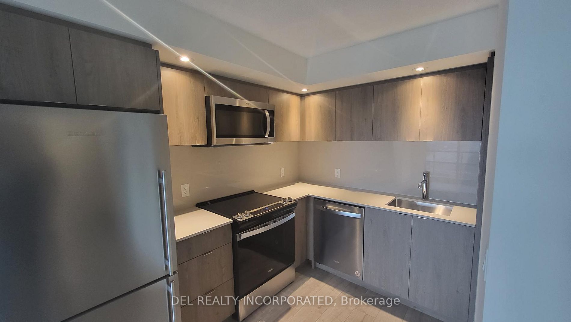 10 Eva Rd, #2105