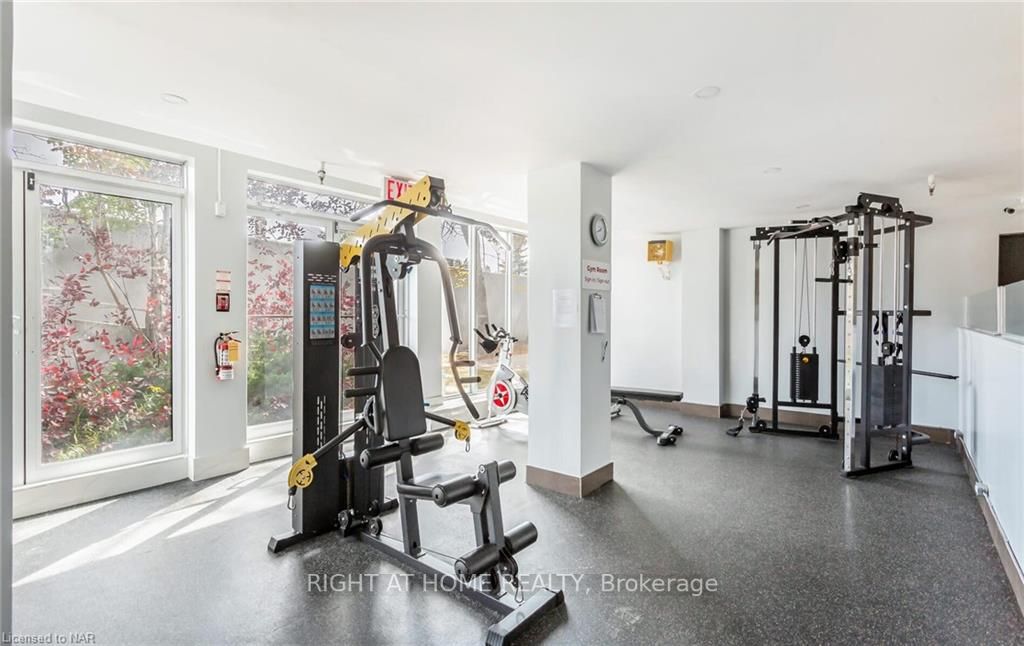 3025 The Credit Woodlands Drive, #208