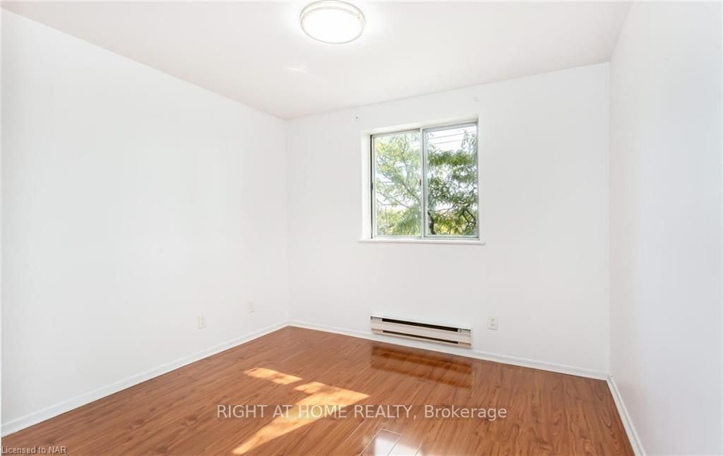 3025 The Credit Woodlands Drive, #208