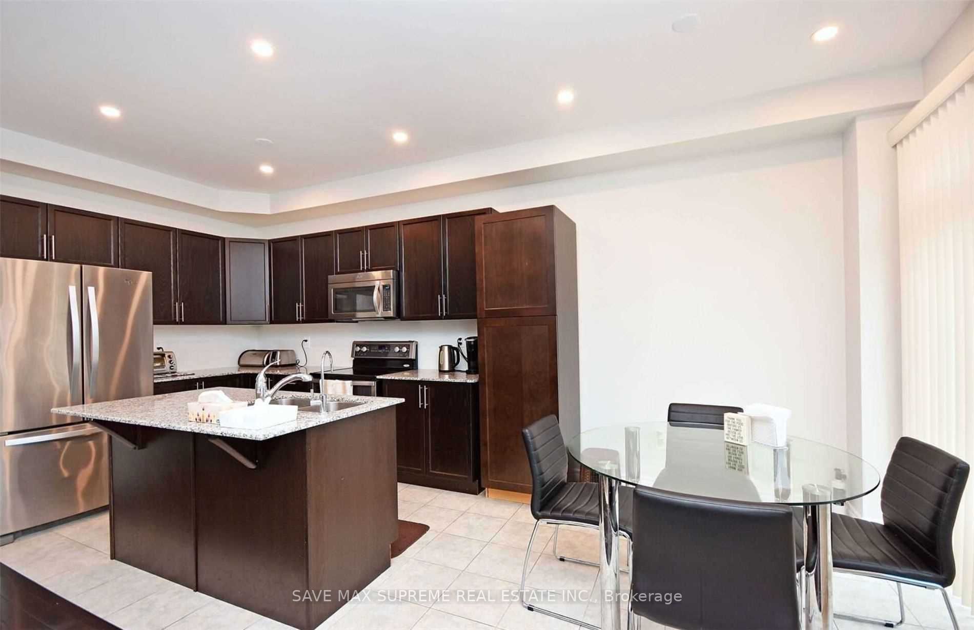 26 Rockbrook Tr