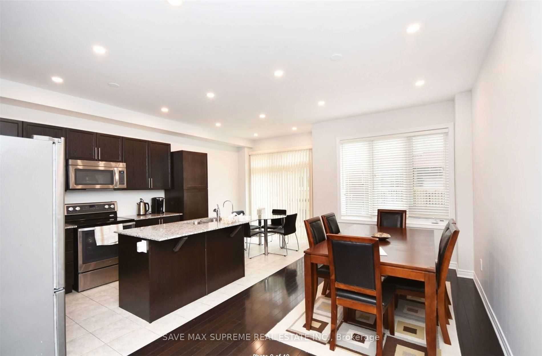 26 Rockbrook Tr